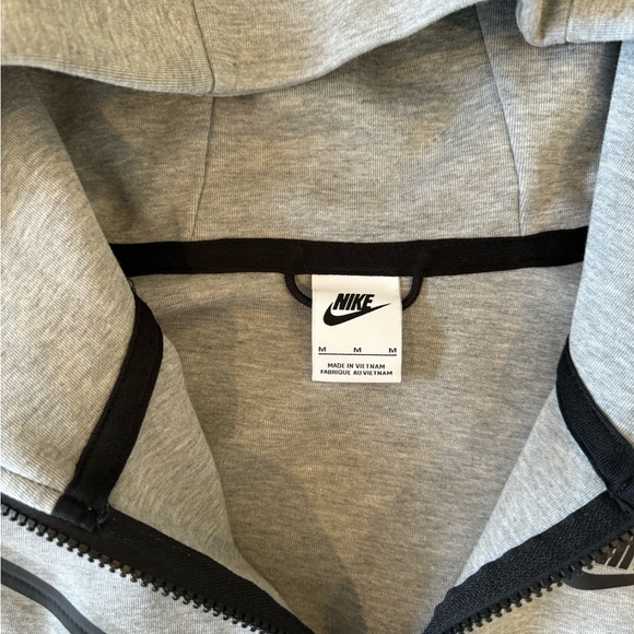 Nike Tech Fleece Zip Up - Picture 4 of 4